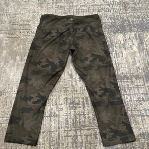 Lulu camo yogas